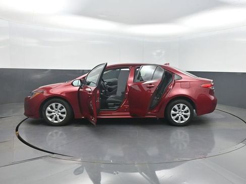 Used 2024 Toyota Corolla LE FWD image 38