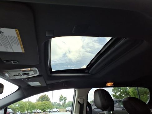 Used 2022 Toyota Sienna Platinum FWD image 15