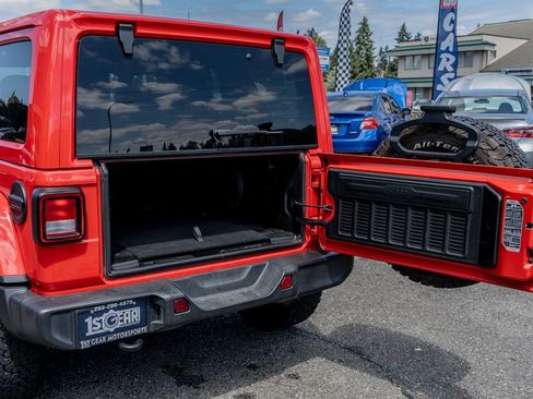 Used 2021 Jeep Wrangler Unlimited Sahara w/ Uconnect 4C Nav & Sound Group image 18