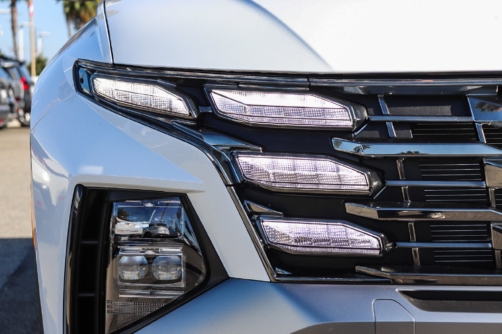 Certified 2025 Hyundai Tucson Limited AWD/4WD image 4