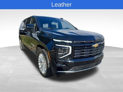 Used 2025 Chevrolet Suburban High Country AWD/4WD image 8