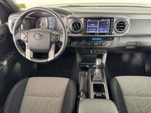 Used 2022 Toyota Tacoma TRD Off-Road AWD/4WD image 5