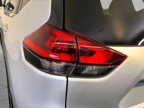 Used 2019 Nissan Rogue SV w/ Premium Package AWD/4WD image 28