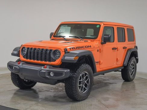 Used 2025 Jeep Wrangler Unlimited Rubicon w/ Technology Group image 3
