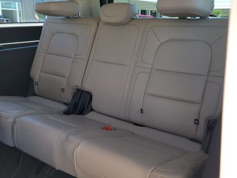 Used 2023 Lincoln Navigator L Reserve AWD/4WD image 9