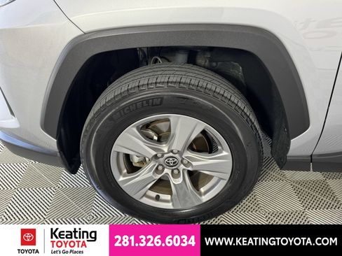 Used 2025 Toyota RAV4 XLE AWD/4WD image 30