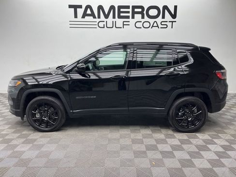 New 2026 Jeep Compass Latitude image 2