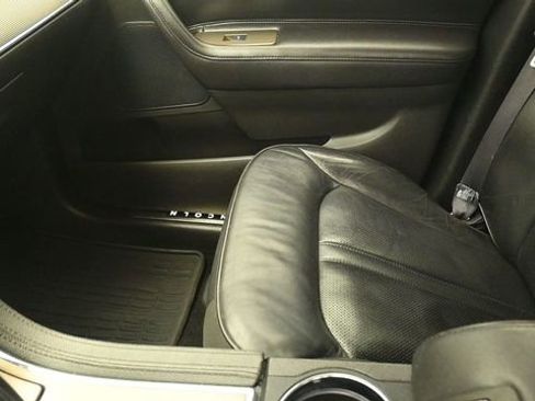 Used 2014 Lincoln MKX FWD w/ Equipment Group 101A image 23