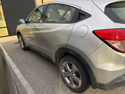 Used 2016 Honda HR-V LX image 4
