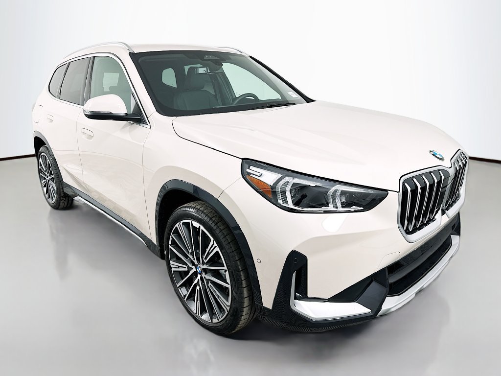 Used 2026 BMW X1 xDrive28i w/ Technology Package AWD/4WD image 3