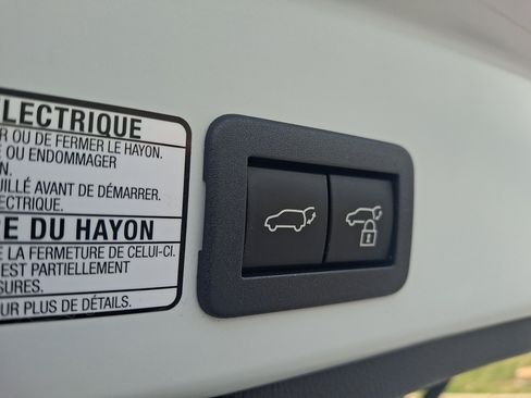 Used 2024 Toyota Corolla Cross XLE w/ Convenience Package AWD/4WD image 30