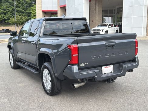 Used 2026 Toyota Tacoma SR5 AWD/4WD image 7