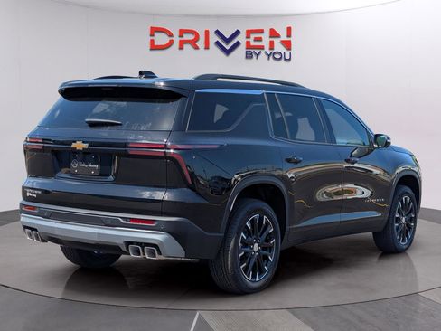 New 2026 Chevrolet Traverse LT w/ Sun and Wheel Package FWD image 5