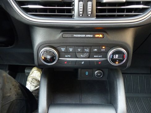 Used 2020 Ford Escape SEL AWD/4WD image 34