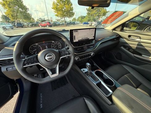 Certified 2023 Nissan Altima 2.5 SR w/ SR Premium Package FWD image 21