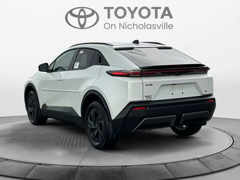 New 2026 Toyota C-HR AWD/4WD image 3