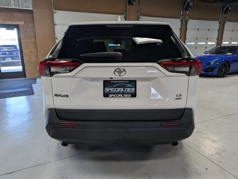 Used 2023 Toyota RAV4 LE AWD/4WD image 9