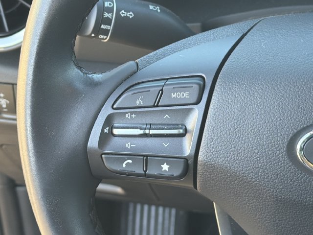 Used 2023 Hyundai Kona Limited FWD image 27