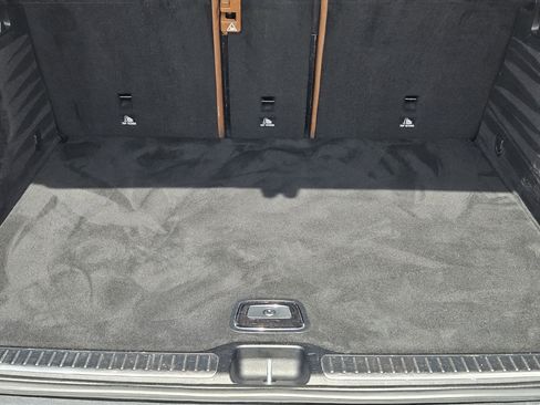 Used 2018 Mercedes-Benz GLC 300 image 32