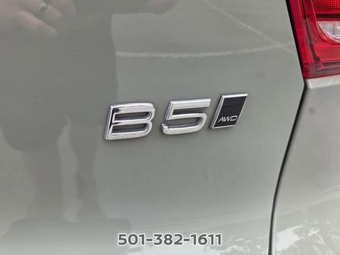 Used 2024 Volvo XC40 B5 Plus AWD/4WD image 15