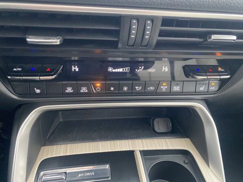 Certified 2024 MAZDA CX-90 Plug-In Hybrid w/ Preferred image 26