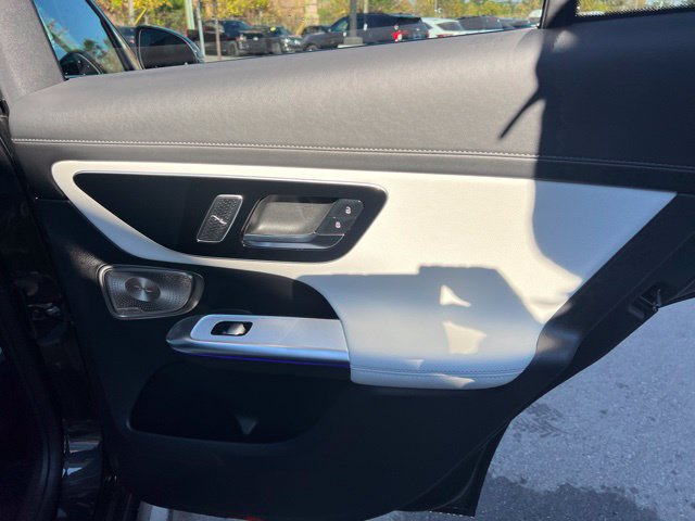 Used 2026 Mercedes-Benz GLC 300 4MATIC image 13