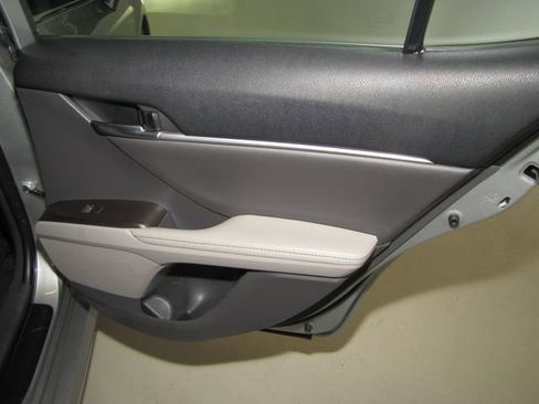 Used 2023 Toyota Camry XLE FWD image 18