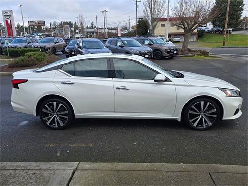 Used 2019 Nissan Altima 2.5 Platinum image 6