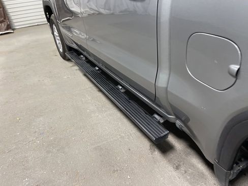 Used 2025 GMC Sierra 1500 SLE image 19