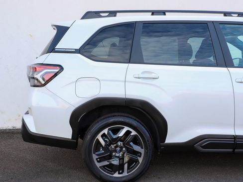 Used 2025 Subaru Forester Limited image 16