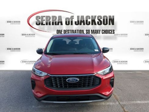 Used 2025 Ford Escape Active w/ Cold Weather Package image 3