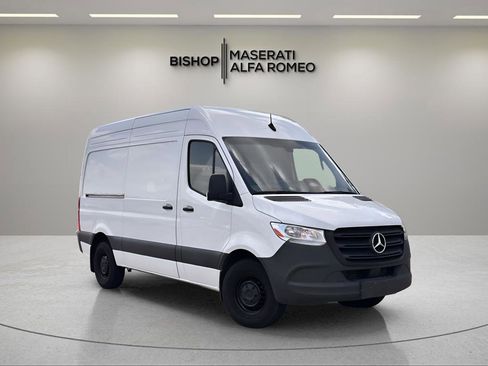 Used 2025 Mercedes-Benz Sprinter 2500 image 1