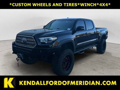 Used 2017 Toyota Tacoma TRD Off-Road w/ Tow Package AWD/4WD image 1