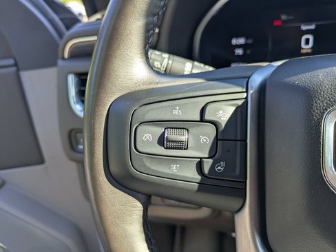 Used 2022 GMC Yukon XL SLT w/ SLT Luxury Package AWD/4WD image 18