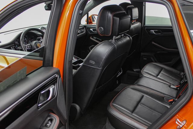 Used 2023 Porsche Macan AWD/4WD image 17