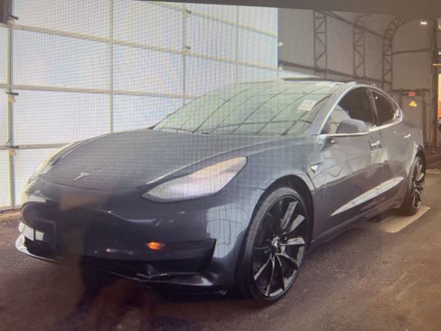 Used 2020 Tesla Model 3 Standard Range image 1
