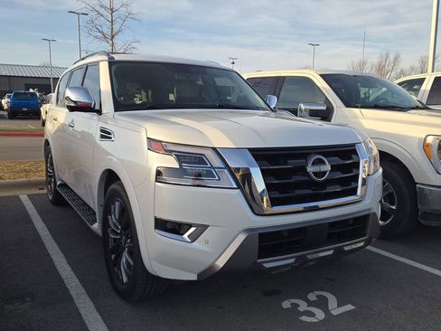 Used 2023 Nissan Armada Platinum w/ Captain's Chairs Package image 4