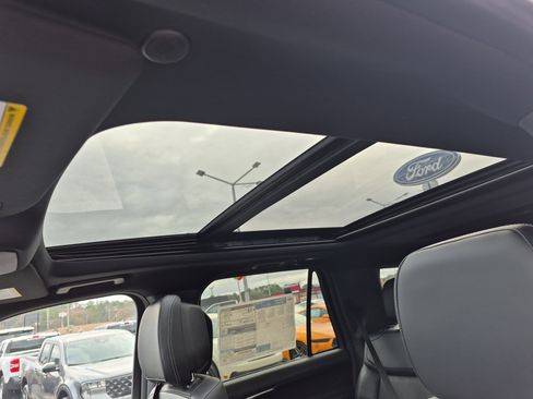 New 2026 Ford Expedition Platinum w/ Stealth Appearance Package image 9