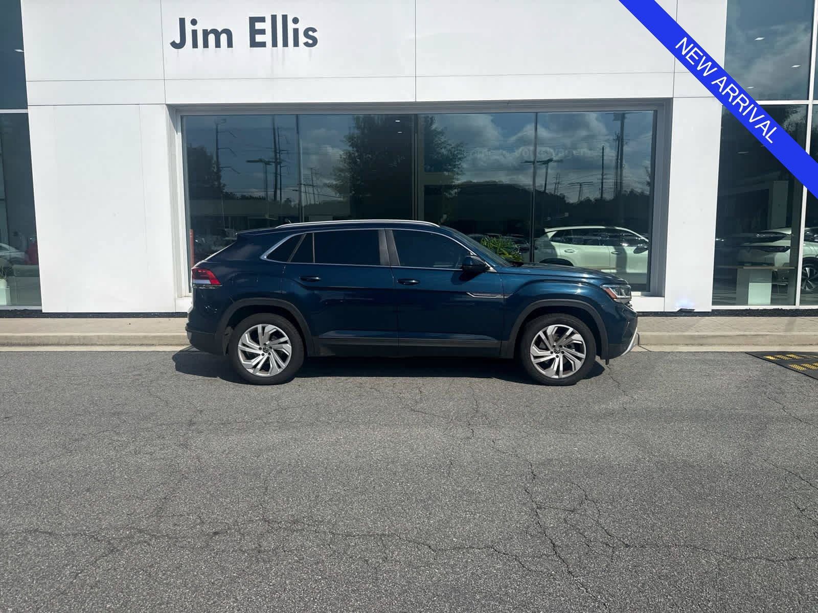 Used 2021 Volkswagen Atlas Cross Sport SEL AWD/4WD image 1