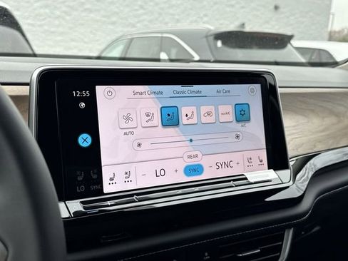 New 2026 Volkswagen Atlas SE FWD image 21