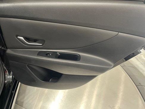 Used 2022 Hyundai Elantra SEL w/ Convenience Package image 41