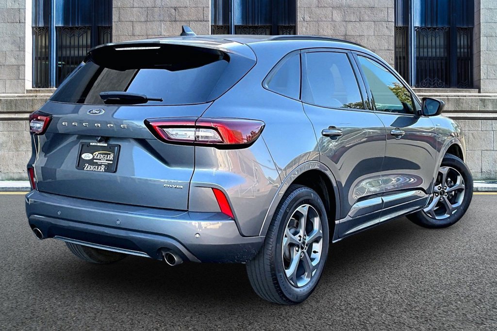 Used 2023 Ford Escape ST-Line w/ Tech Pack #1 AWD/4WD image 11