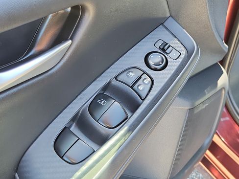 Used 2025 Nissan Sentra SV FWD image 16