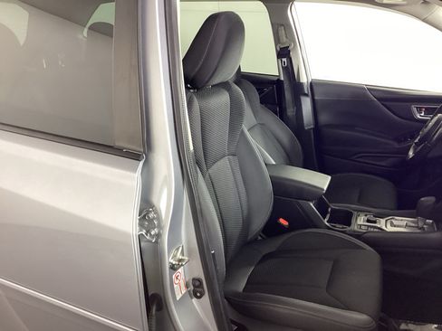 Used 2019 Subaru Forester Premium AWD/4WD image 8