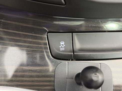 Certified 2020 Buick Envision Essence w/ Experience Buick Package AWD/4WD image 32
