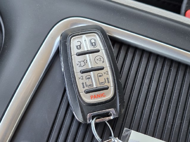 Certified 2023 Chrysler Pacifica Touring-L FWD image 33