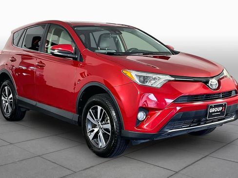 Used 2017 Toyota RAV4 XLE w/ Carpet Mat Package FWD image 3