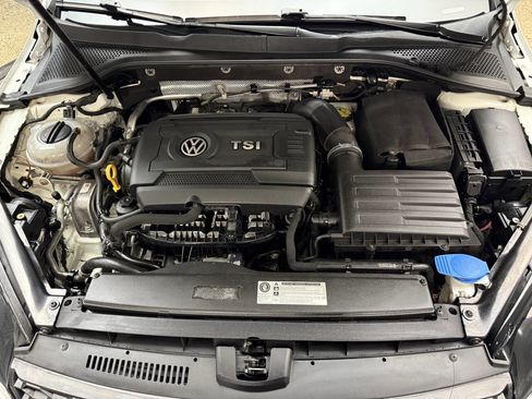 Used 2016 Volkswagen GTI SE w/ Driver Assistance Package image 28