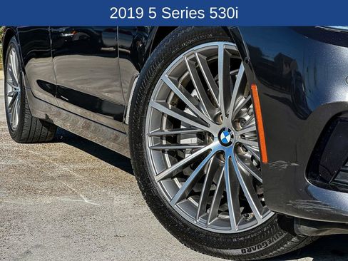 Used 2019 BMW 530i w/ Premium Package image 2