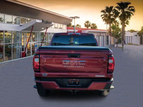 Used 2024 GMC Canyon Elevation w/ Convenience Package image 4